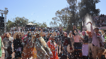 Couple reveals baby’s gender at Ajijic’s Toro de Once